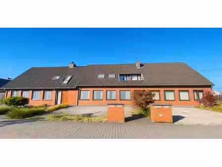 bien commercial à vendre à rekkem pour € 300.000 avec 4 chambres à coucher