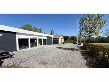 bâtiment commercial à vendre à barvaux pour € 315.000