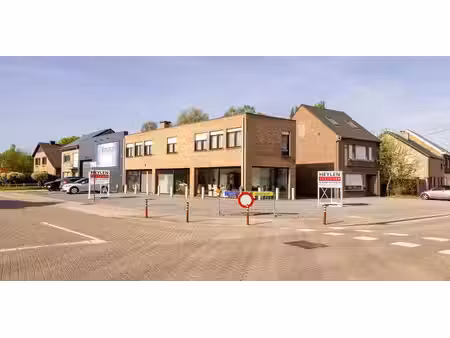 bien commercial à vendre à putte pour € 445.000 avec 3 chambres à coucher