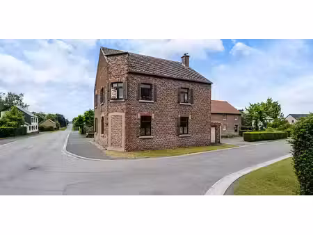 sous option - maison à vendre à waret-l'évêque avec 4 chambres à coucher