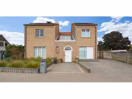 maison à vendre à budingen pour € 450.000 avec 4 chambres à coucher