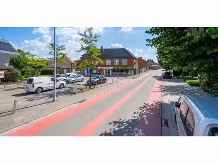 bien commercial à vendre à hulste pour € 374.000