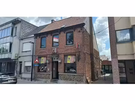 bien commercial à vendre à zele pour € 229.000 avec 3 chambres à coucher