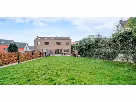sous option - maison à vendre à virginal-samme avec 3 chambres à coucher