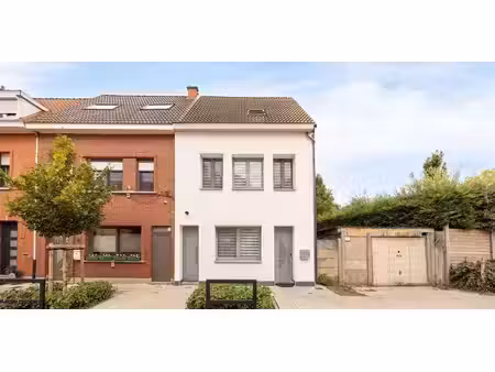 sous option - maison à vendre à zwijndrecht avec 3 chambres à coucher