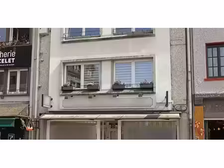 sous option - bâtiment commercial à vendre à bouillon avec 6 chambres à coucher
