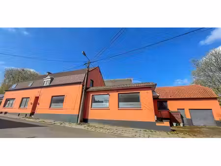 immeuble d'appartements à vendre à lamain pour € 450.000 avec 3 chambres à coucher