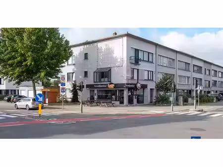 sous option - bâtiment commercial à vendre à merksem avec 2 chambres à coucher
