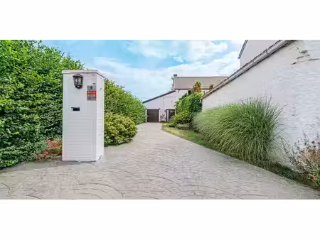sous option - maison à vendre à rèves avec 3 chambres à coucher
