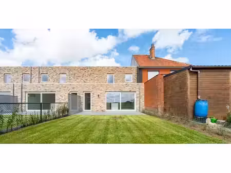 maison à vendre à proven pour € 349.600 avec 3 chambres à coucher