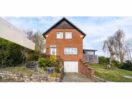 sous option - villa à vendre à court-saint-étienne avec 3 chambres à coucher