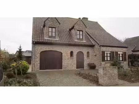 villa à vendre à lo pour € 450.000 avec 3 chambres à coucher