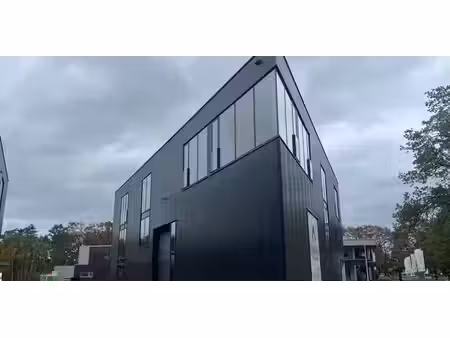 bâtiment d’entreprise à vendre à as pour € 395.000