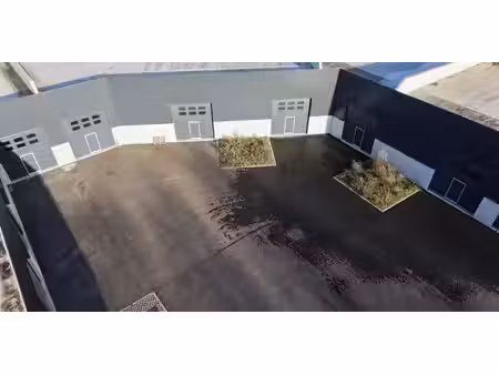 bâtiment d’entreprise à vendre à maffle pour € 256.000