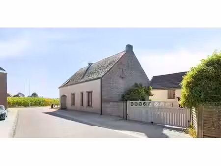 maison à vendre à steenhuize-wijnhuize pour € 399.000 avec 3 chambres à coucher