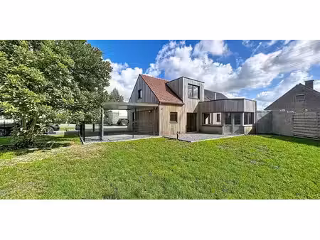 maison à vendre à bree avec 3 chambres à coucher