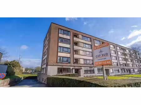 sous option - app. rez-de-chaussée à vendre à waterloo avec 2 chambres à coucher