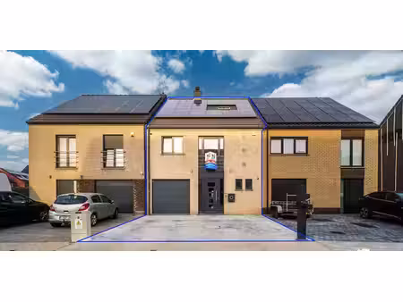 sous option - maison à vendre à grâce-berleur avec 5 chambres à coucher