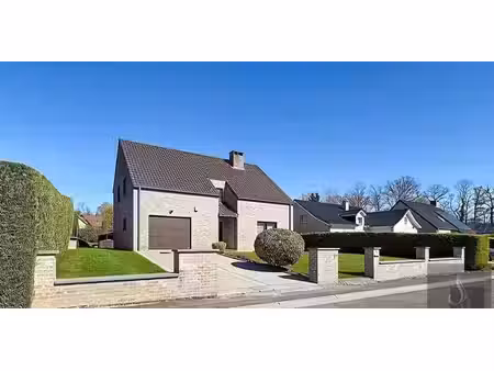 villa à vendre à morlanwelz-mariemont pour € 395.000 avec 4 chambres à coucher