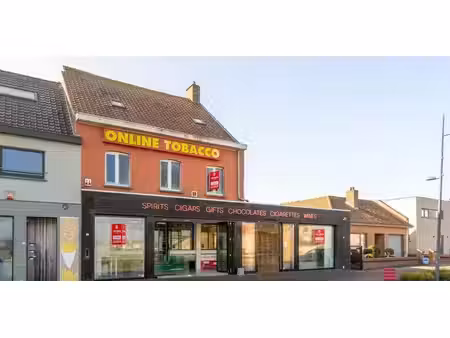 bien commercial à vendre à de panne pour € 345.000