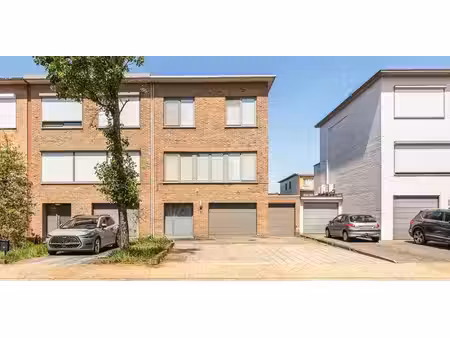 bel-étage à vendre à hoevenen pour € 420.000 avec 3 chambres à coucher