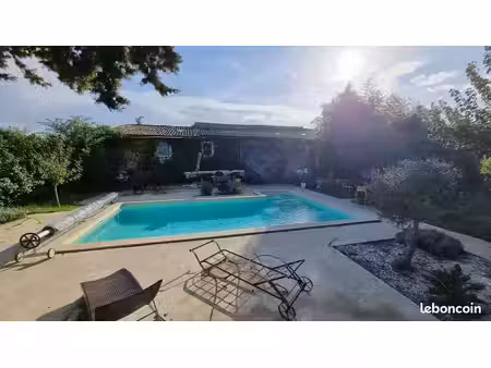 propriété 7 pièces 292 m²
