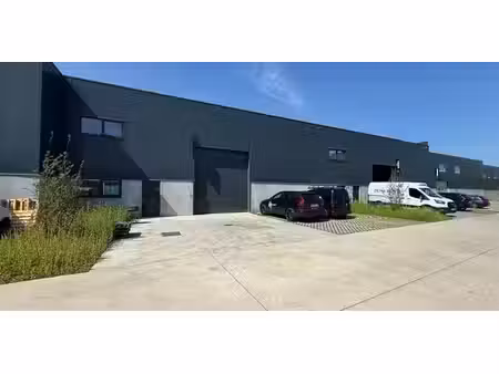 bâtiment d’entreprise à louer à wondelgem pour € 1.895