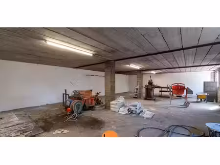 bâtiment d’entreprise à louer à sint-eloois-winkel pour € 525