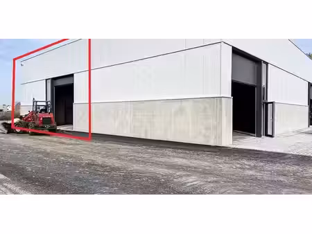 bâtiment d’entreprise à louer à maaseik pour € 950