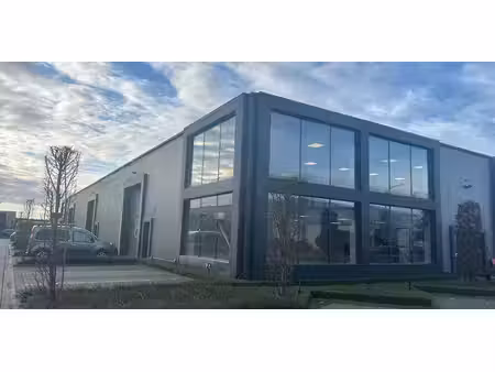 bâtiment d’entreprise à louer à overpelt pour € 1.950