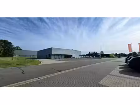 bâtiment d’entreprise à louer à zonhoven pour € 3.000