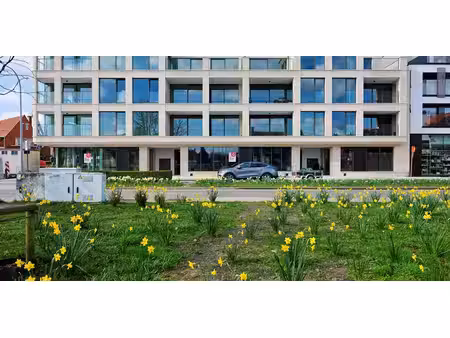bureaux récemment construits (1 013 m²) dans un emplacement de premier ordre à sint-andrie