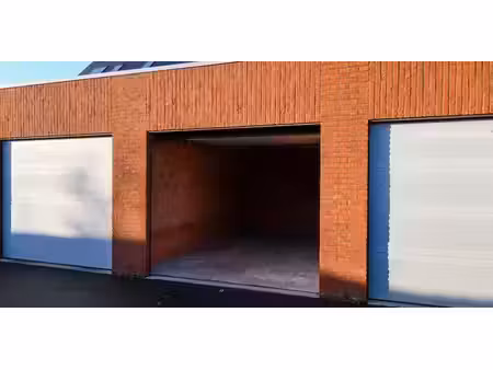 garage à louer à sint-eloois-winkel pour € 75