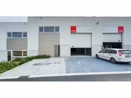 entrepôt à louer à nivelles pour € 1.900