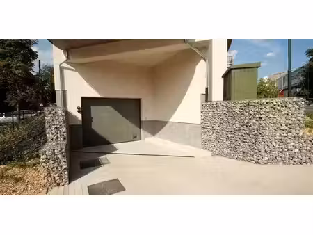 garage en sous-sol à louer à forest pour € 100