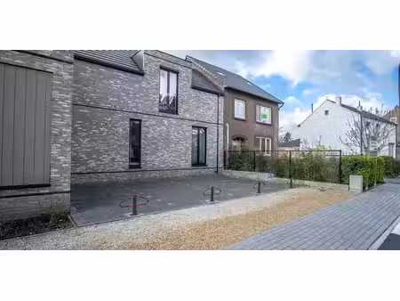 place de stationnement à louer à lanklaar pour € 45