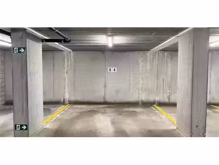 place de stationnement à louer à herk-de-stad pour € 100