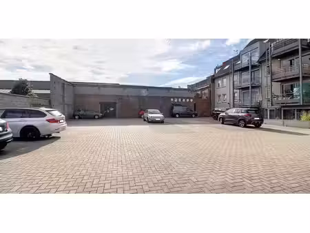 place de stationnement à louer à mouscron pour € 25