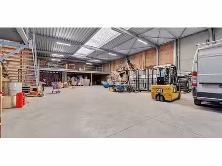 bâtiment commercial à louer à wevelgem pour € 3.000
