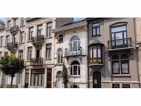 maison à louer à forest pour € 2.450 avec 4 chambres à coucher