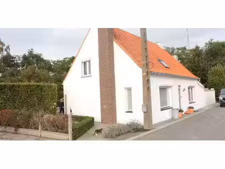maison à louer à egem pour € 950 avec 2 chambres à coucher