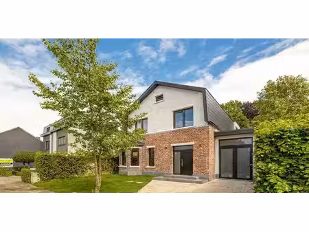 villa à vendre à hove pour € 1.050.000 avec 3 chambres à coucher
