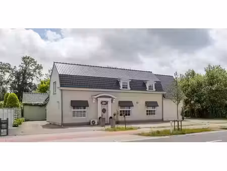 villa-manoir à vendre à neerpelt pour € 589.000 avec 4 chambres à coucher
