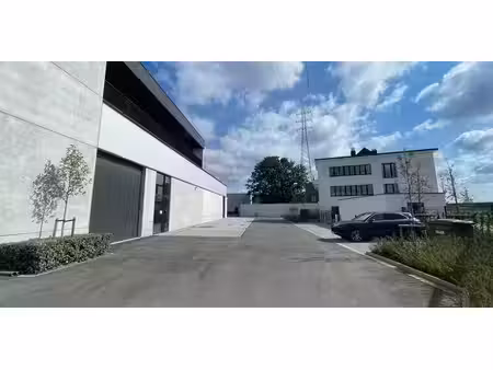 bâtiment d’entreprise à louer à merksem pour € 2.500