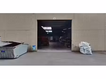 bâtiment d’entreprise à louer à oostkamp pour € 1.830
