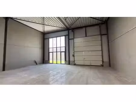 bâtiment d’entreprise à louer à wevelgem pour € 999