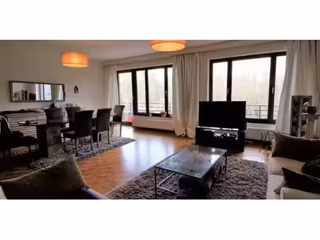 appartement à louer à sint-stevens-woluwe pour € 2.200 avec 3 chambres à coucher