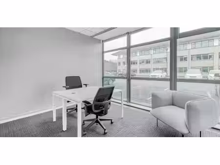 bureau à louer à lummen pour € 2.419