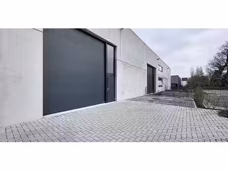 entrepôt à louer à vichte pour € 995