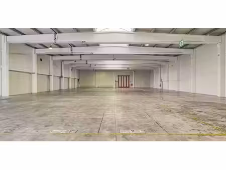 entrepôt à louer à kuurne pour € 2.500